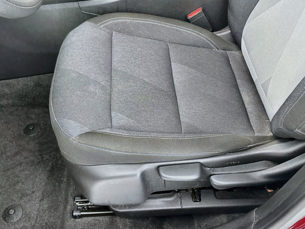 Used 2025 Chevrolet Trax LS w/ LS Convenience Package FWD image 21