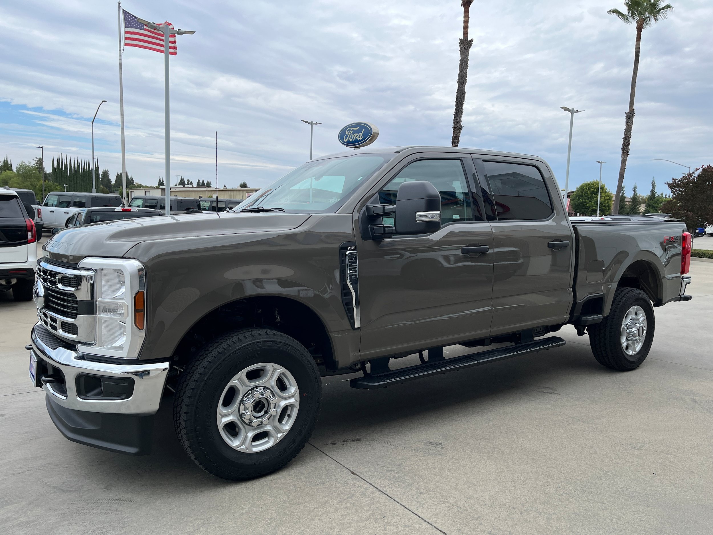 New 2026 Ford F250 XLT w/ FX4 Off-Road Package AWD/4WD image 2