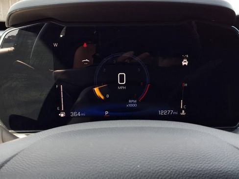 Used 2025 Chevrolet Trax LT w/ Driver Confidence Package FWD image 17