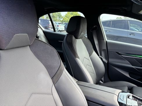 Used 2024 BMW i5 eDrive40i w/ M Sport Package RWD image 34