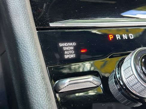 Certified 2024 Jeep Grand Cherokee Limited w/ Black Appearance Package image 53