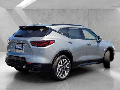 Used 2023 Chevrolet Blazer RS w/ Enhanced Convenience Package FWD image 4