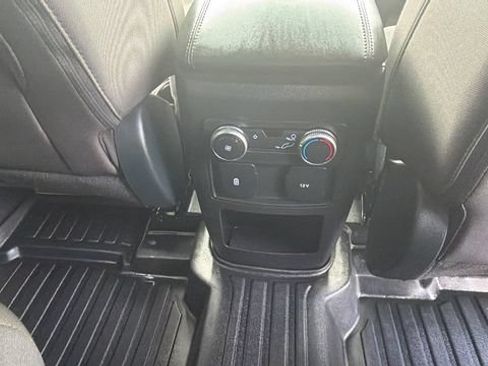 Used 2021 Ford Explorer XLT AWD/4WD image 22