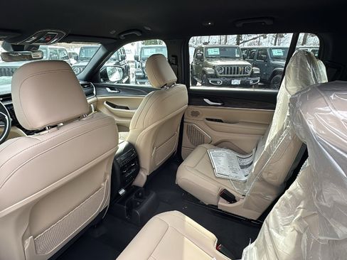 New 2026 Jeep Grand Cherokee L Limited image 26