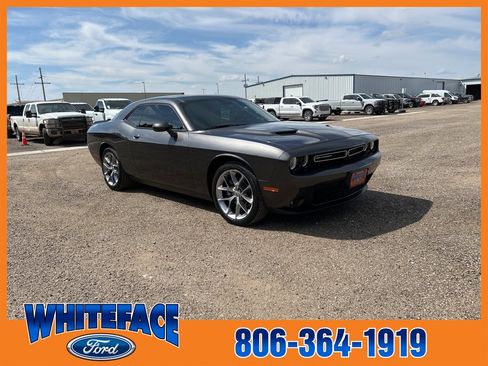 Used 2022 Dodge Challenger SXT w/ Plus Package image 8