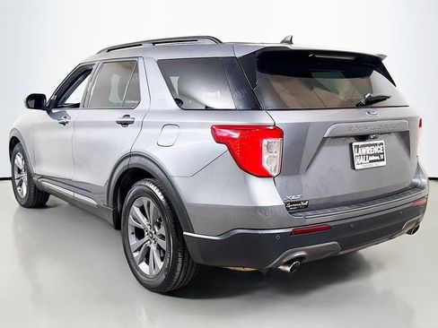 Used 2022 Ford Explorer XLT w/ Equipment Group 202A RWD image 6