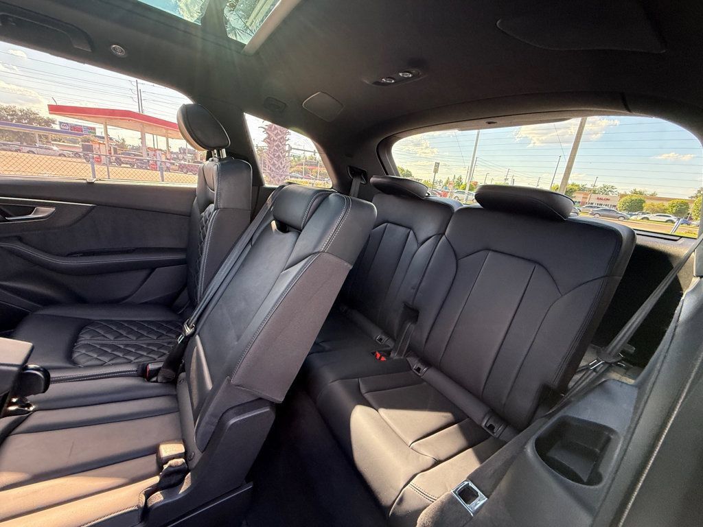 Used 2023 Audi SQ7 Prestige AWD/4WD image 30