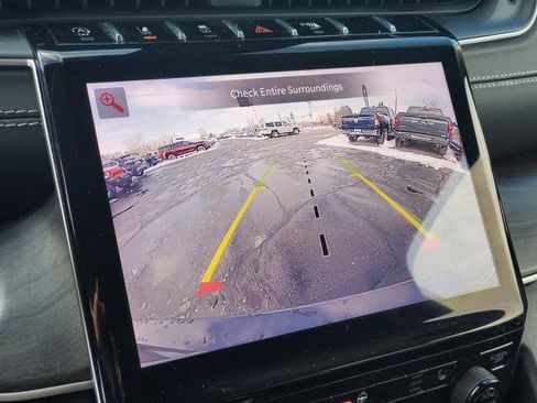 Used 2023 Jeep Grand Cherokee L Limited w/ Black Appearance Package image 17