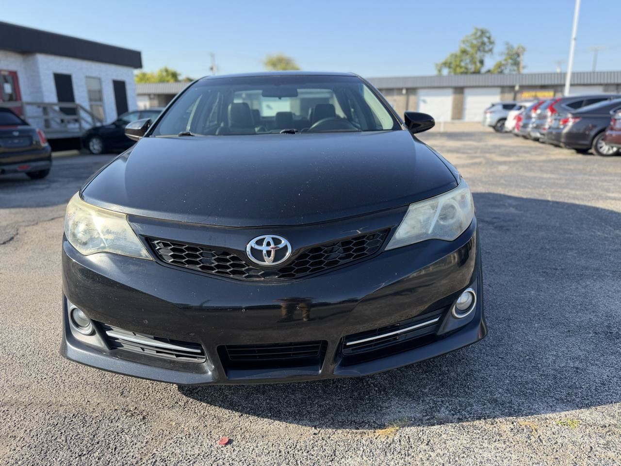 Used 2012 Toyota Camry SE FWD image 2