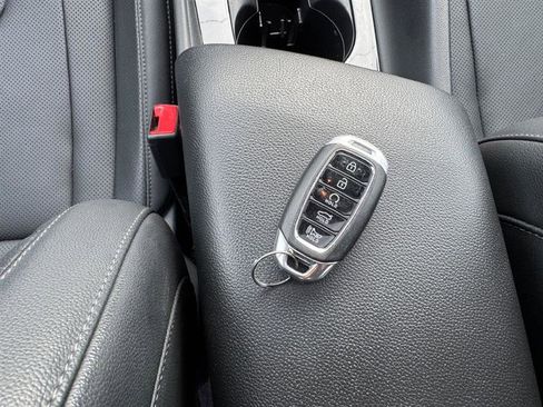 Used 2021 Hyundai Elantra Limited image 20