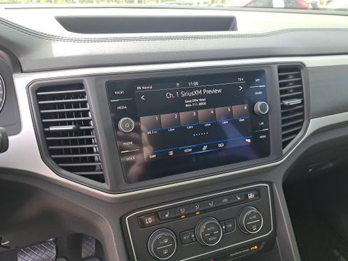 Used 2021 Volkswagen Atlas SE w/ Panoramic Sunroof Package image 21