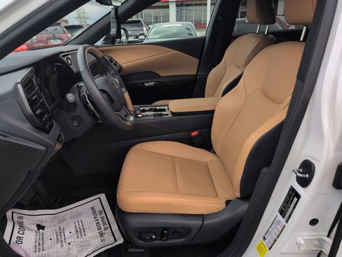 Used 2024 Lexus RX 350 Premium w/ Convenience Package AWD/4WD image 9