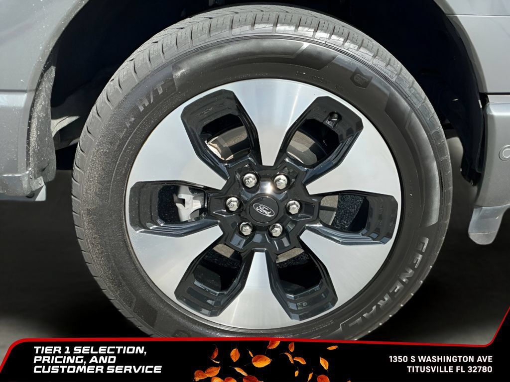 Used 2023 Ford F150 Lightning Platinum AWD/4WD image 41