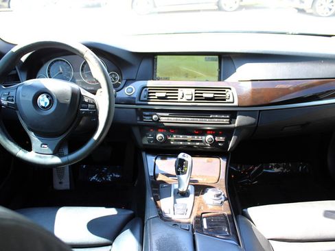 Used 2013 BMW 550i Sedan image 11