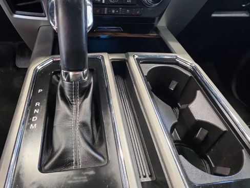 Used 2019 Ford F150 Lariat w/ Equipment Group 502A Luxury AWD/4WD image 27