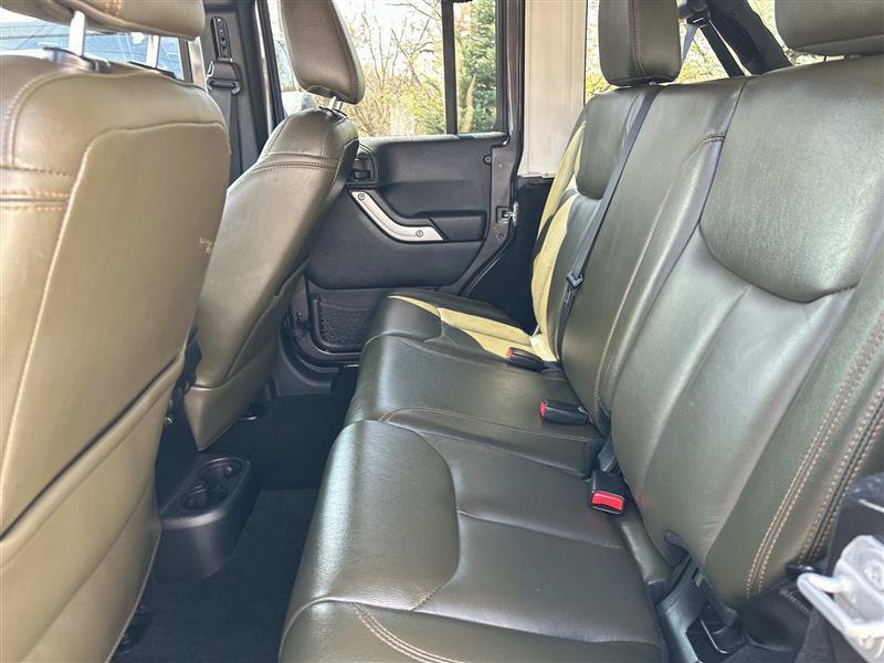 Used 2016 Jeep Wrangler Unlimited Sahara w/ Dual Top Group AWD/4WD image 12