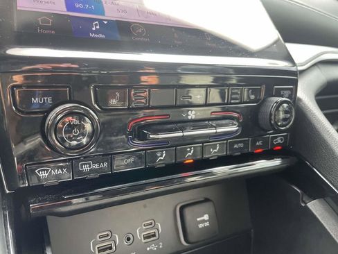 Used 2023 Jeep Grand Cherokee L Limited image 39