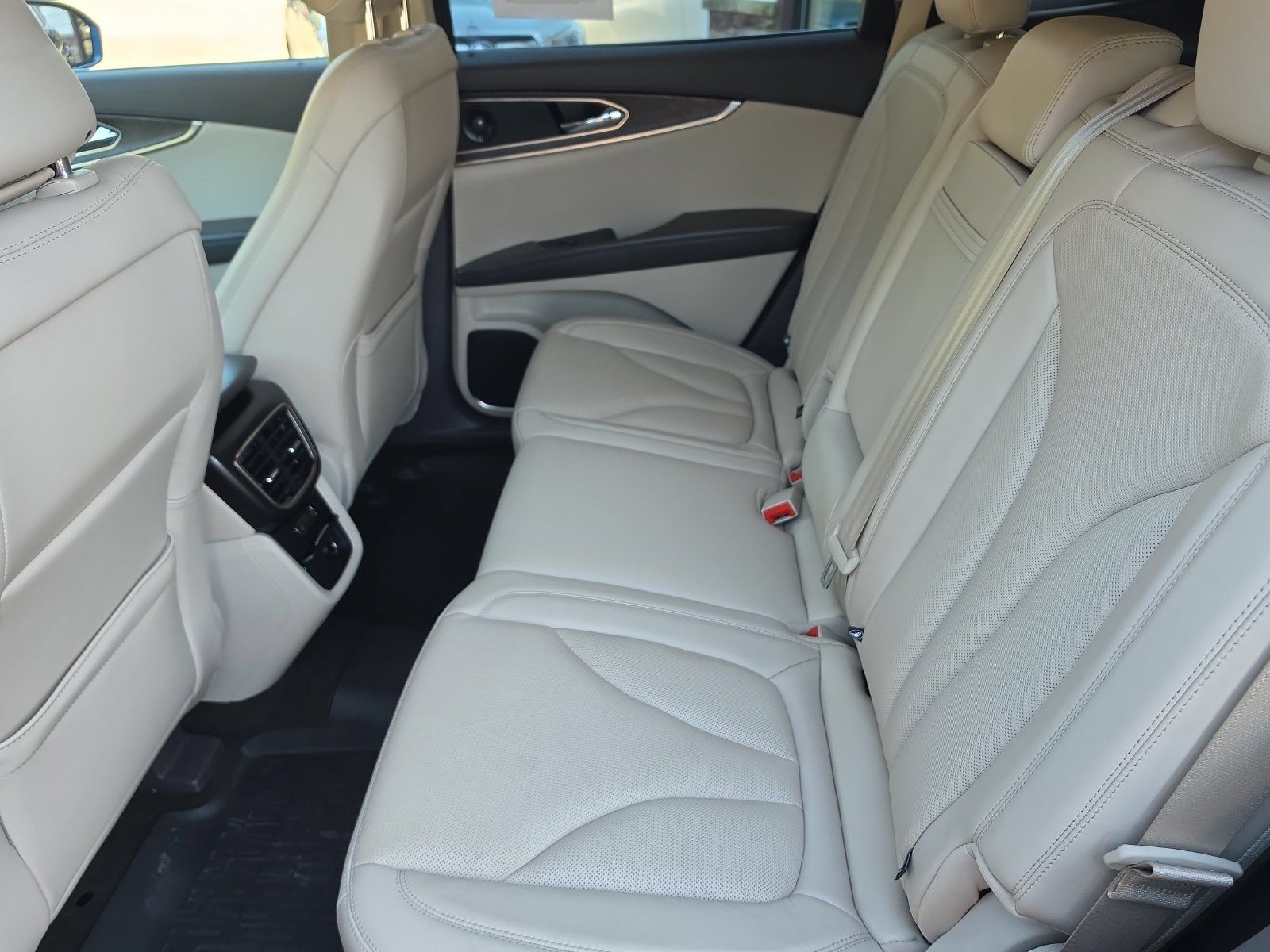 Used 2020 Lincoln Nautilus Reserve w/ Cargo Utility Package AWD/4WD image 27