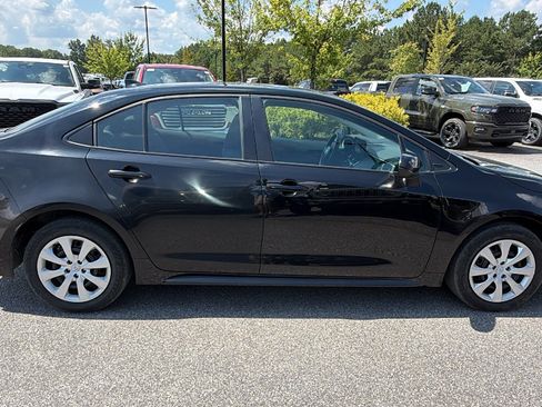 Used 2025 Toyota Corolla LE FWD image 7