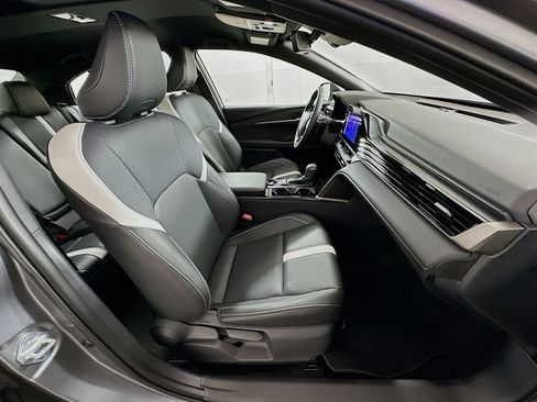 Used 2026 Toyota Camry SE w/ Convenience Package FWD image 28
