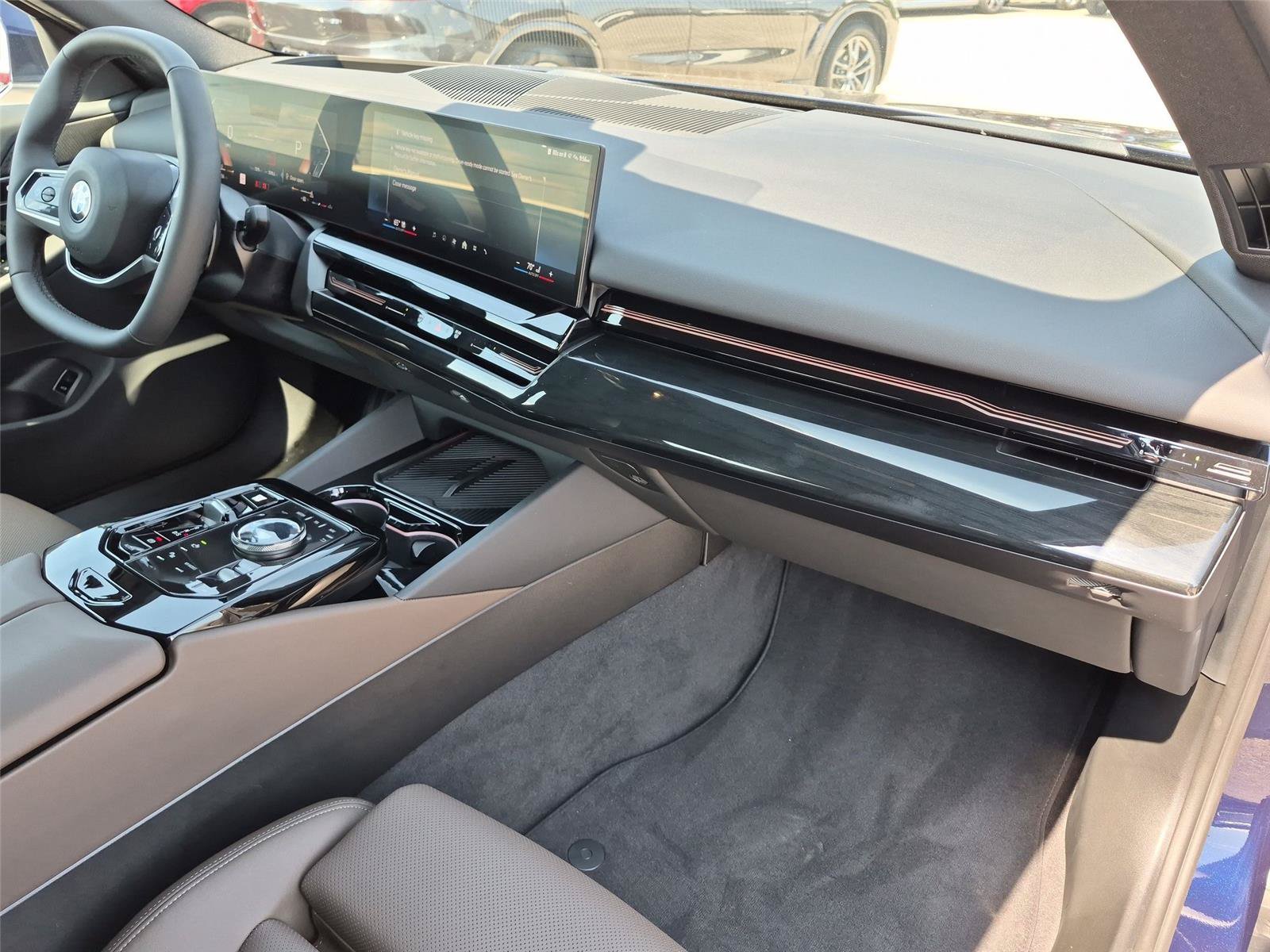 Used 2026 BMW 530i xDrive w/ Premium Package AWD/4WD image 39