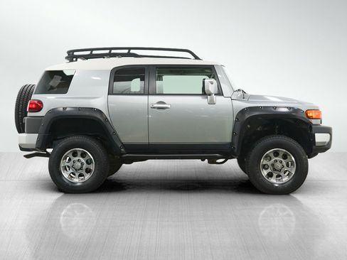 Used 2011 Toyota FJ Cruiser 4WD w/ Upgrade Pkg image 6