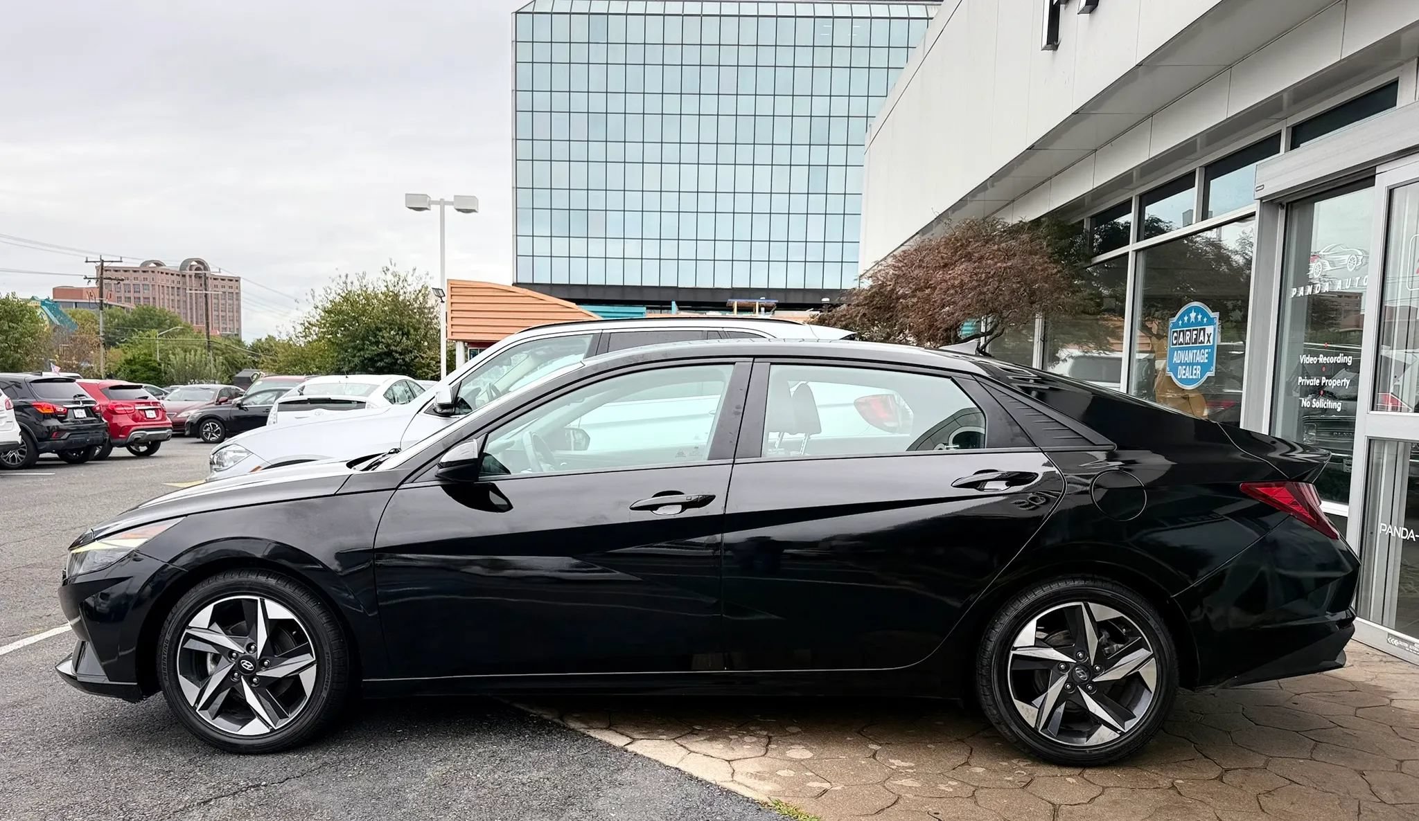 Used 2023 Hyundai Elantra SEL w/ Convenience Package FWD image 4