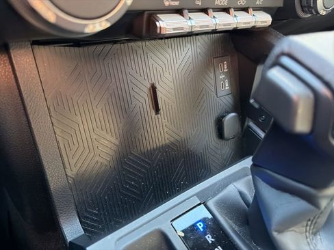 Used 2025 Toyota Tacoma TRD Off-Road image 19