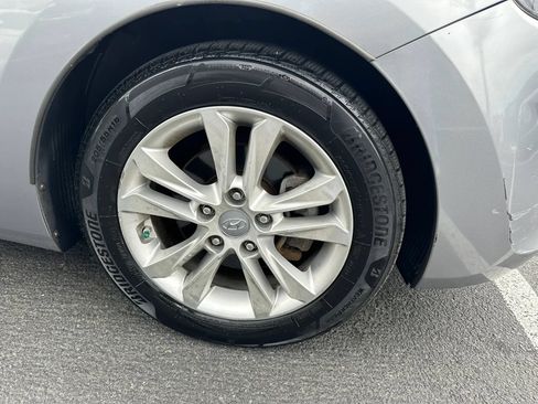 Used 2014 Hyundai Elantra GT FWD image 11