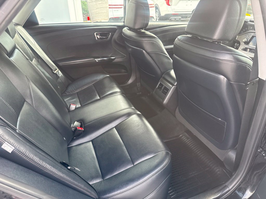 Used 2018 Toyota Avalon XLE Premium w/ Carpet Mat Package FWD image 19