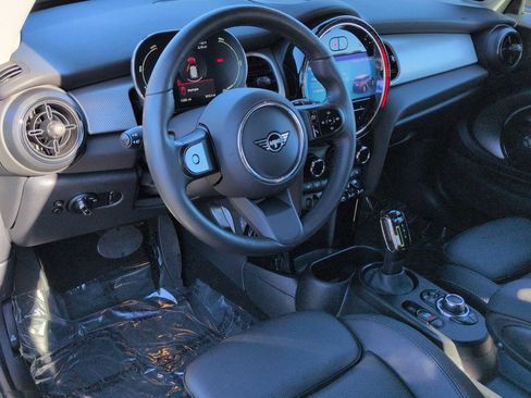 Certified 2024 MINI Cooper SE image 15