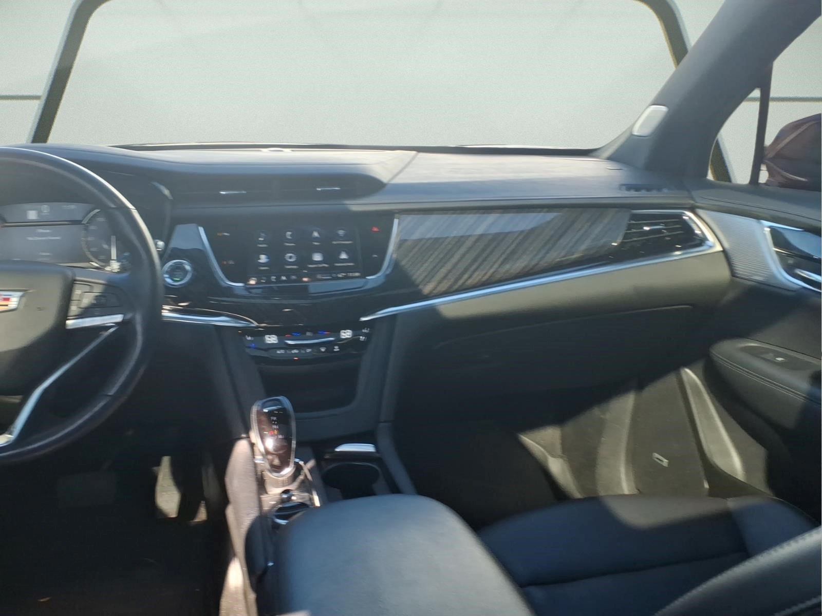 Used 2024 Cadillac XT6 Premium Luxury w/ LPO, Floor Liner Package FWD image 11