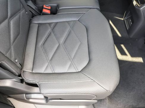 New 2026 Volkswagen Atlas Cross Sport SE image 38