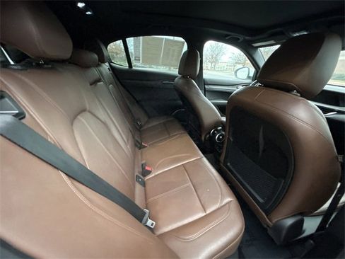 Used 2022 Alfa Romeo Stelvio Ti image 19