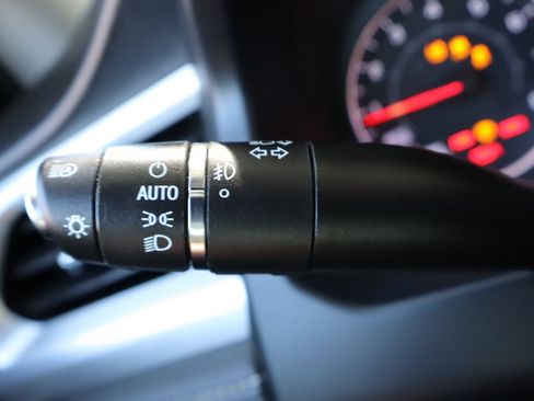 Used 2023 GMC Acadia SLT AWD/4WD image 33