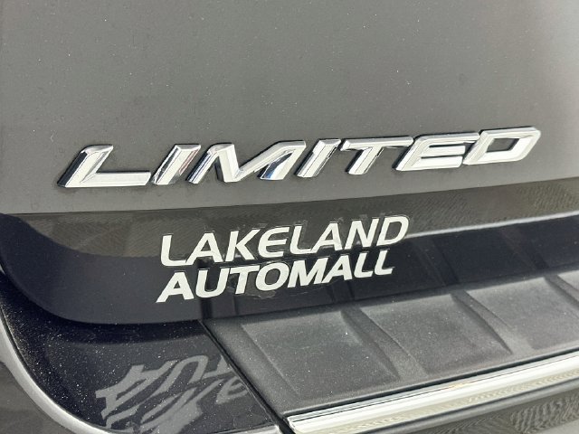 Used 2024 Ford Explorer Limited w/ Limited Technology Package RWD image 31