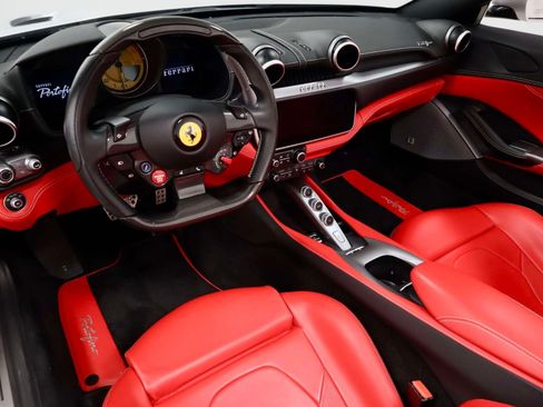 Certified 2019 Ferrari Portofino RWD image 19