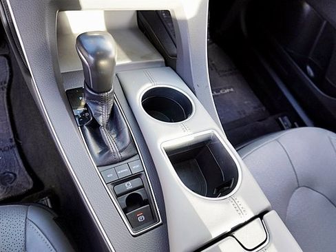 Used 2019 Toyota Avalon XLE image 30