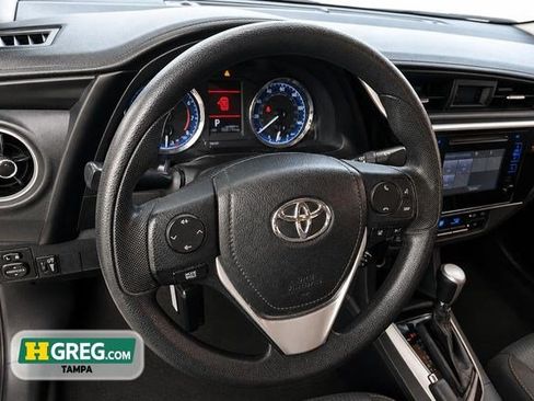 Used 2018 Toyota Corolla LE FWD image 11