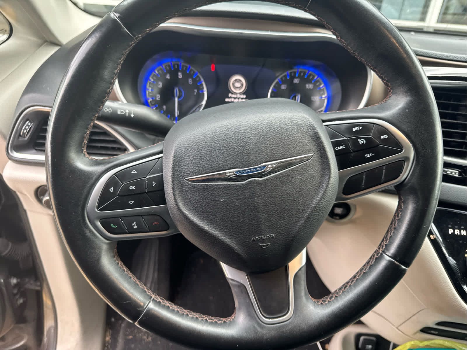 Used 2018 Chrysler Pacifica Touring-L Plus FWD image 6