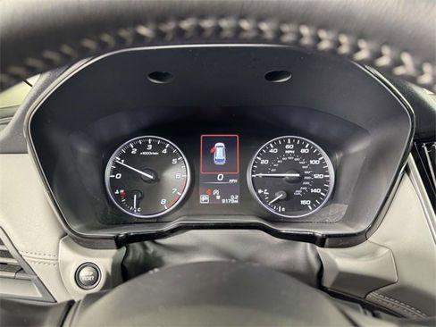 Used 2024 Subaru Outback Premium image 3