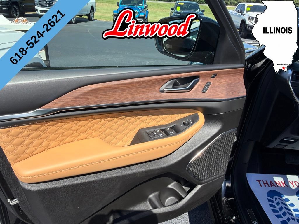 Used 2025 Jeep Grand Cherokee Summit AWD/4WD image 16