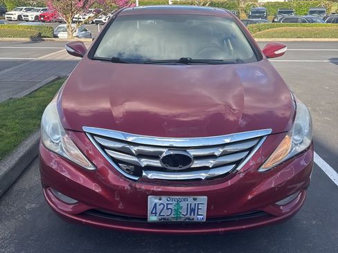 Used 2011 Hyundai Sonata Limited w/ Navigation Pkg 5 FWD image 2