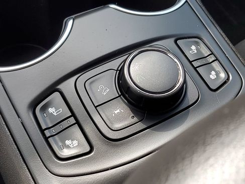 Used 2023 GMC Terrain SLT w/ LPO, Floor Liner Package FWD image 21