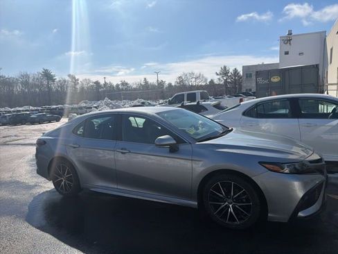 Used 2023 Toyota Camry SE image 8
