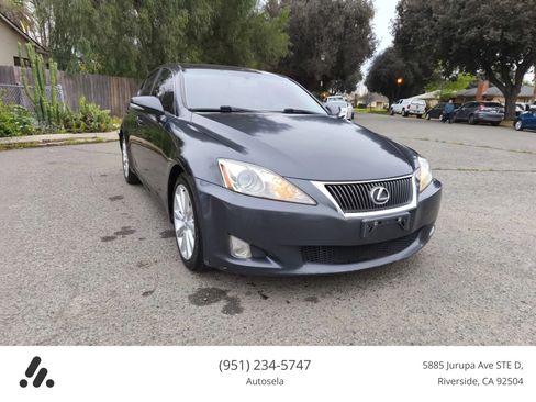 Used 2010 Lexus IS 250 image 4