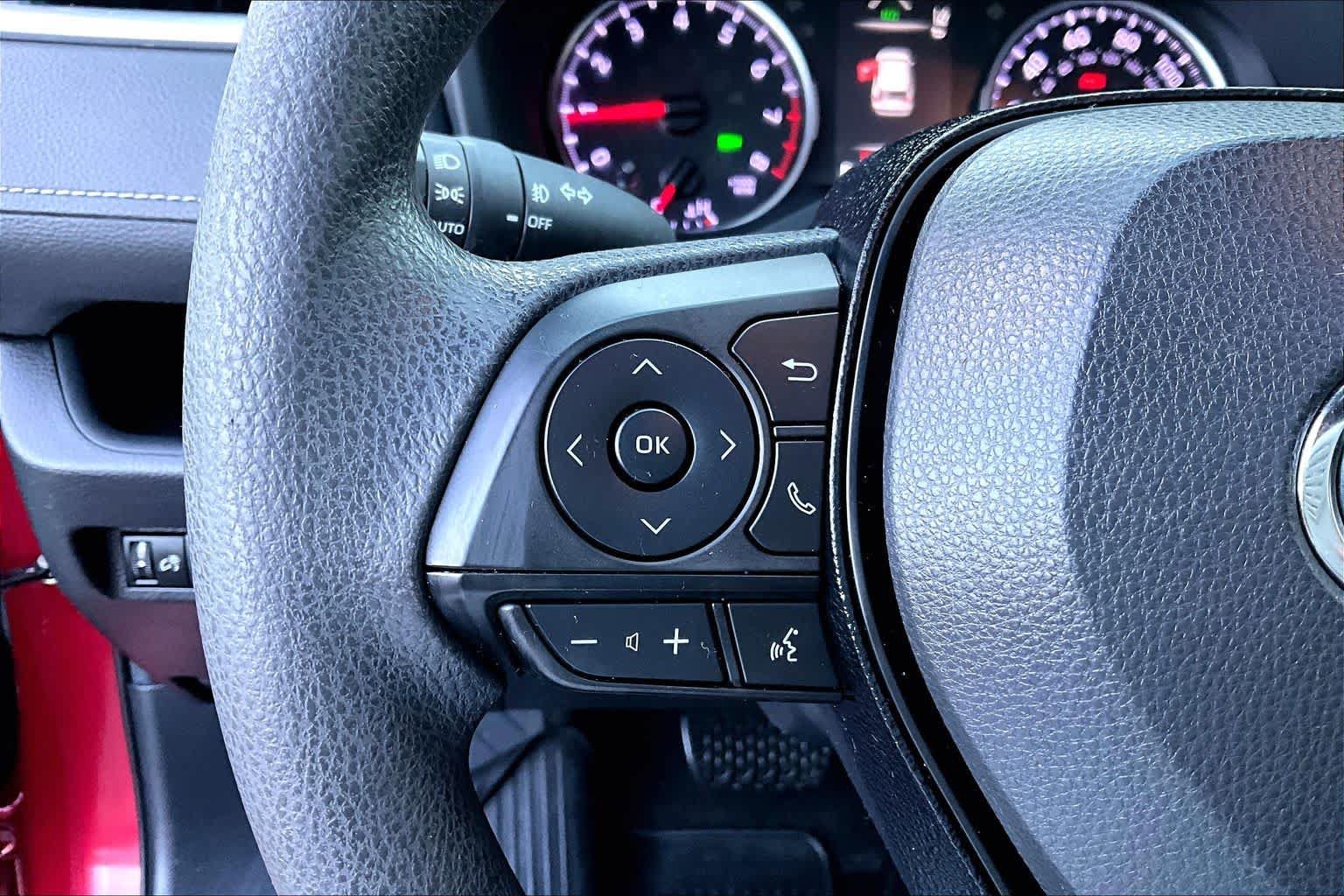 Certified 2019 Toyota RAV4 XLE AWD/4WD image 23
