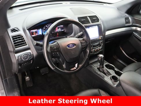 Used 2018 Ford Explorer XLT w/ Equipment Group 202A image 13