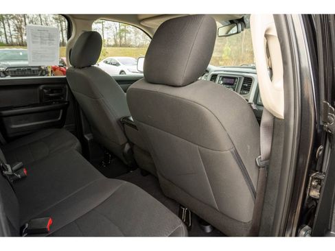 Used 2018 RAM 1500 Express image 15