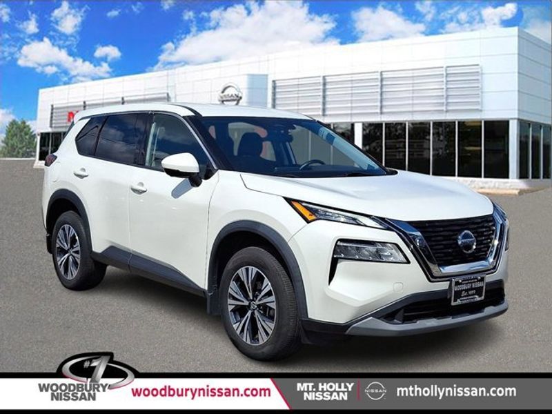 Certified 2021 Nissan Rogue SV image 1